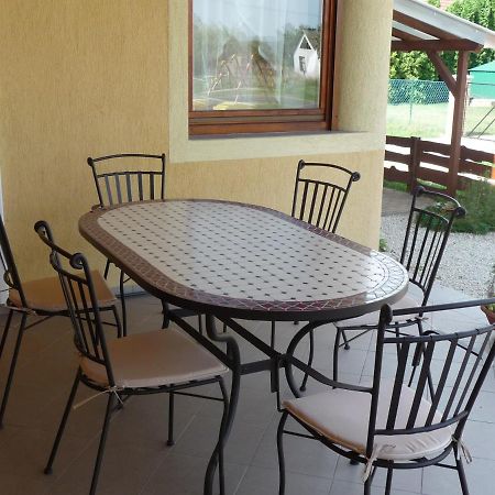 Nadas Tarsashaz Balatonlelle Ngoại thất bức ảnh