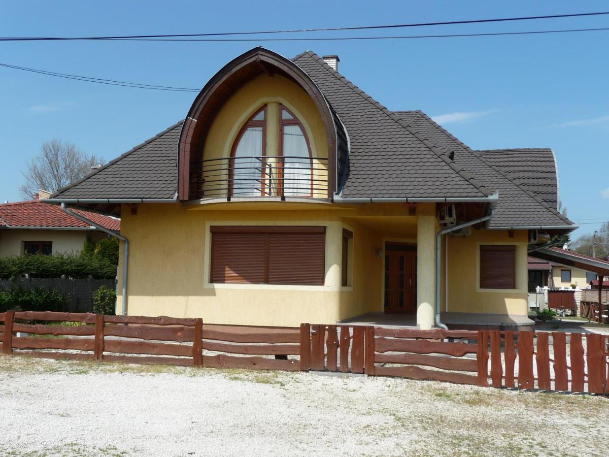 Nadas Tarsashaz Balatonlelle Ngoại thất bức ảnh
