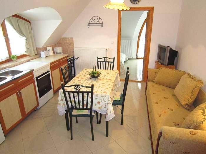 Nadas Tarsashaz Balatonlelle Ngoại thất bức ảnh