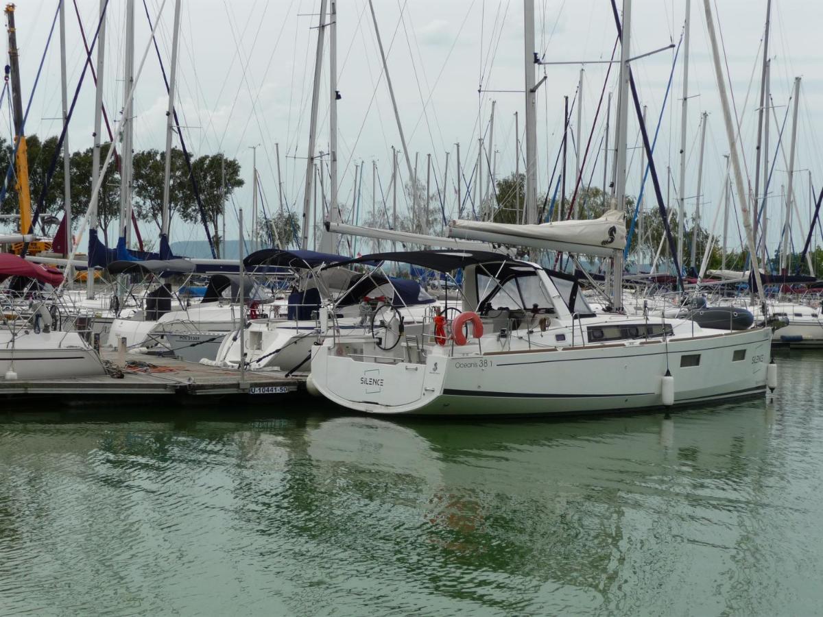 Nadas Tarsashaz Balatonlelle Ngoại thất bức ảnh